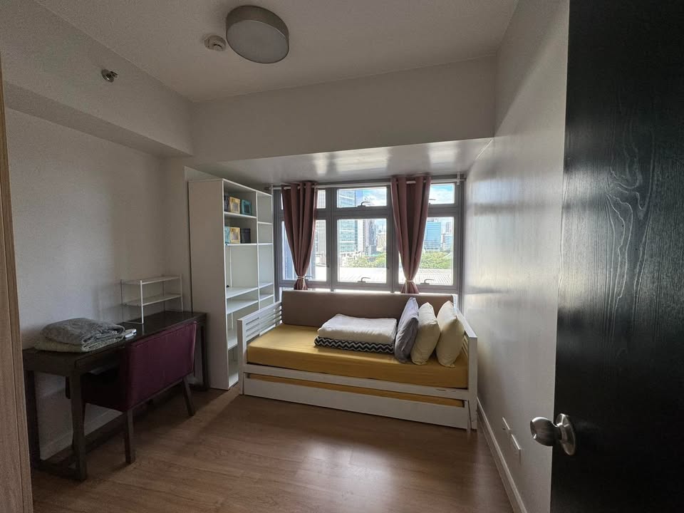 PARK TRIANGLE RESIDENCES
