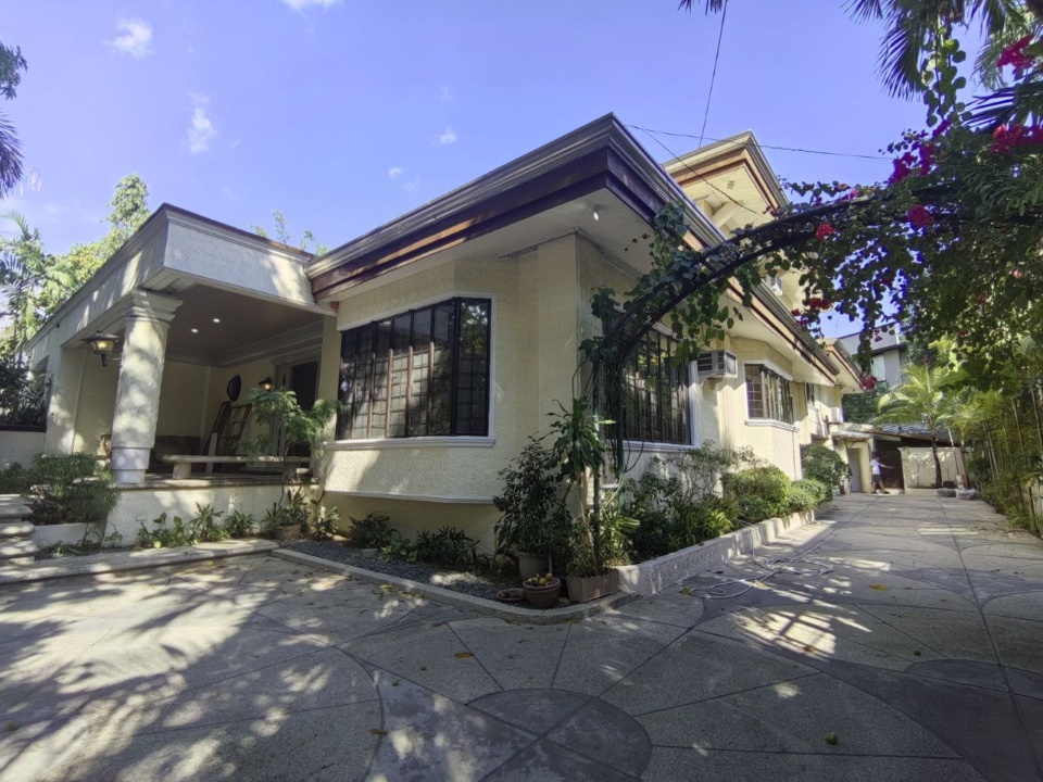 Villa For Rent in Dasmariñas
