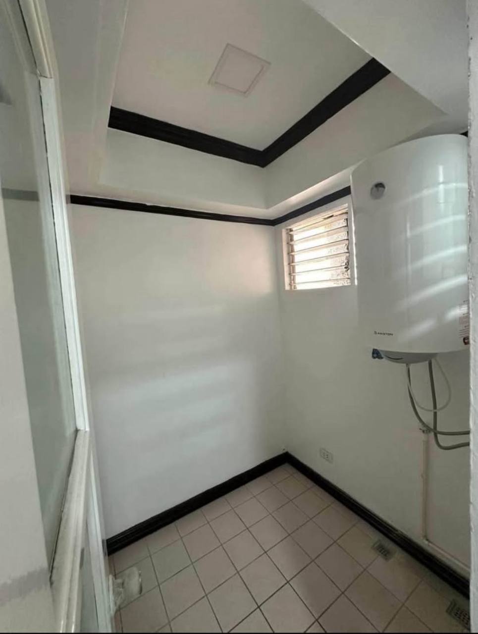 Apartment For Rent in Legazpi Village
