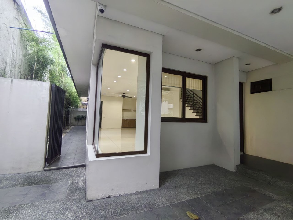 Villa For Rent in San Lorenzo
