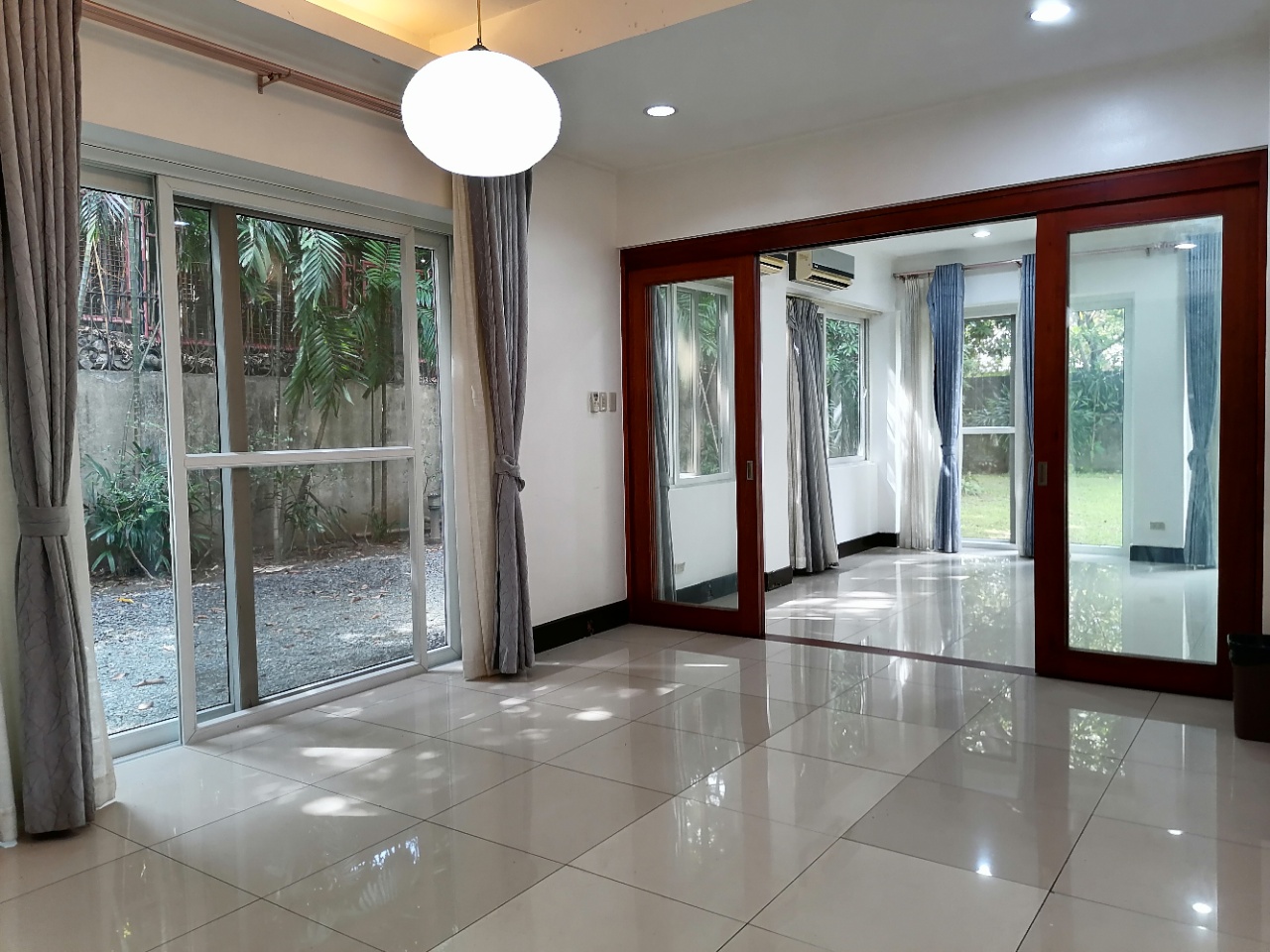 Villa For Rent in Dasmariñas