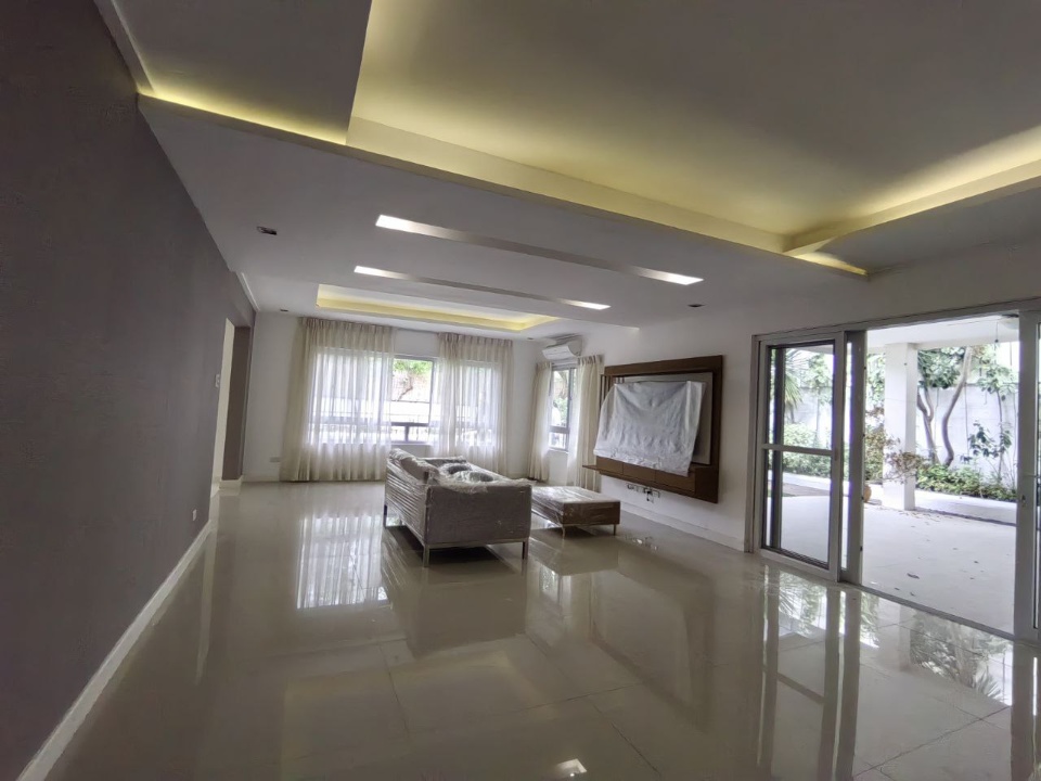 Villa For Rent in Dasmariñas