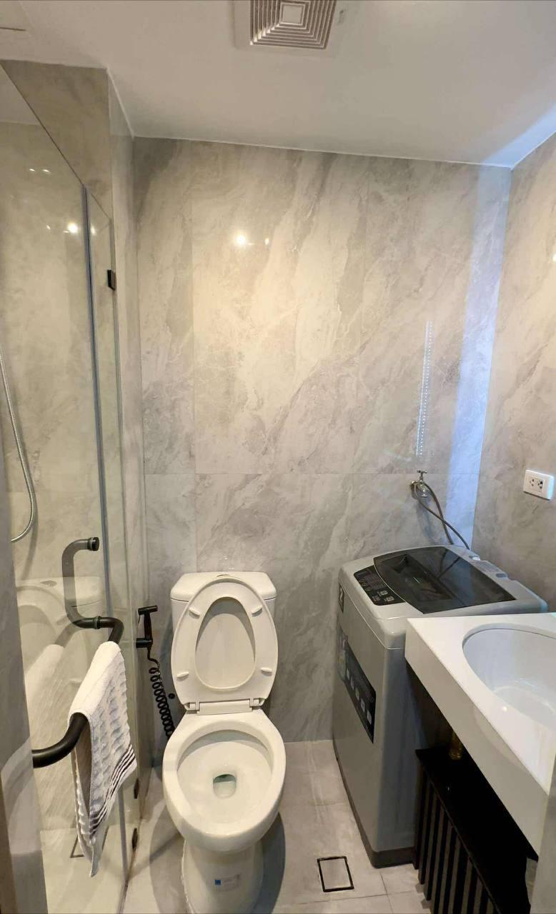 Apartment For Sale in Pasay Rotonda
