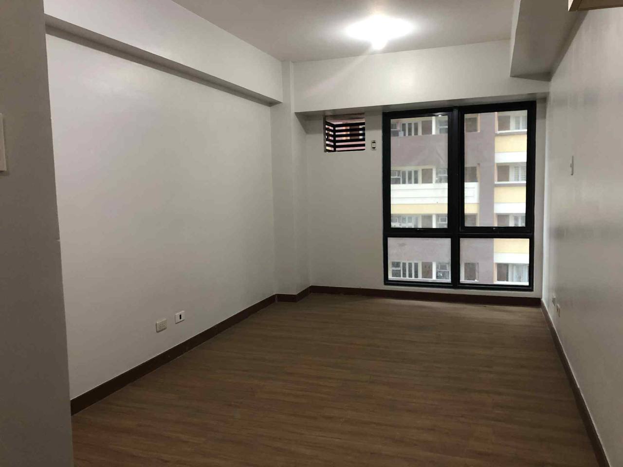 Condo For Sale in Boni Avenue