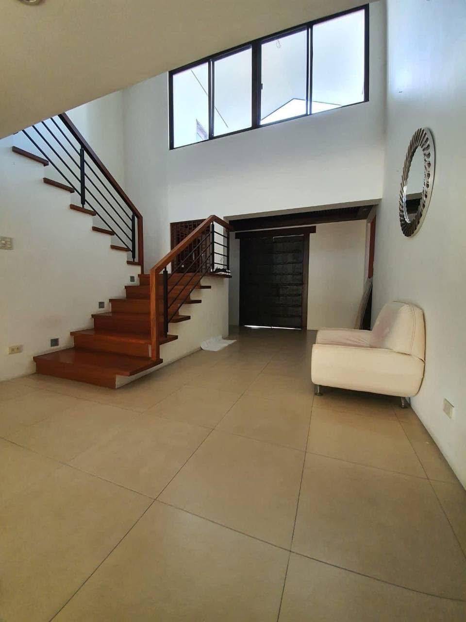 LANGKA ST AYALA ALABANG VILLAGE