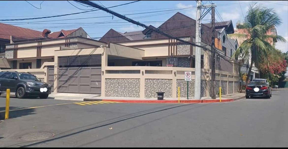 Apartment For Sale in Poblacion