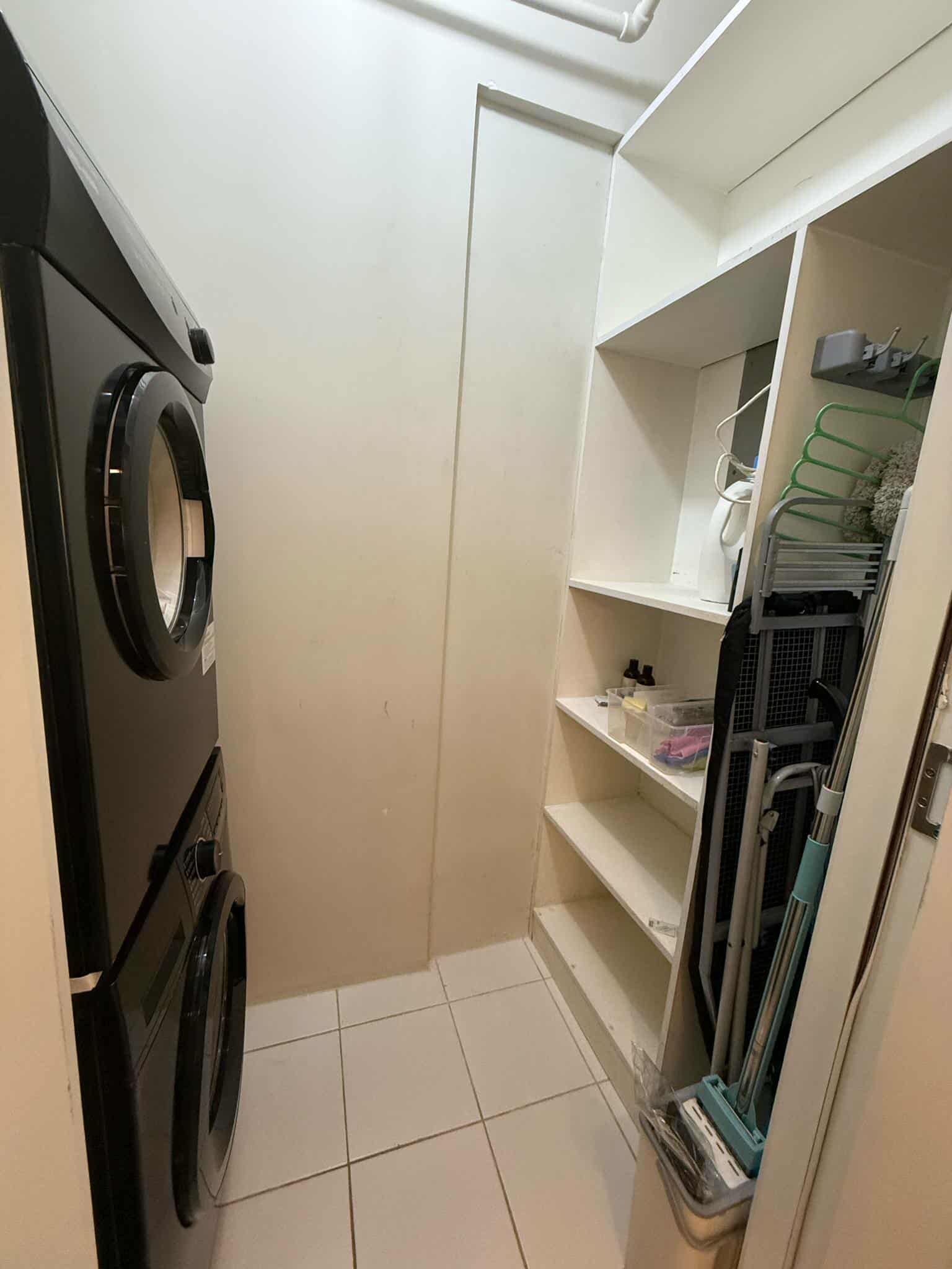 Condo For Rent in Legazpi Village