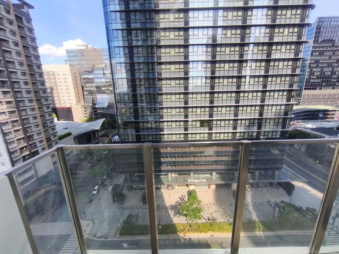 UPTOWN ARTS RESIDENCE