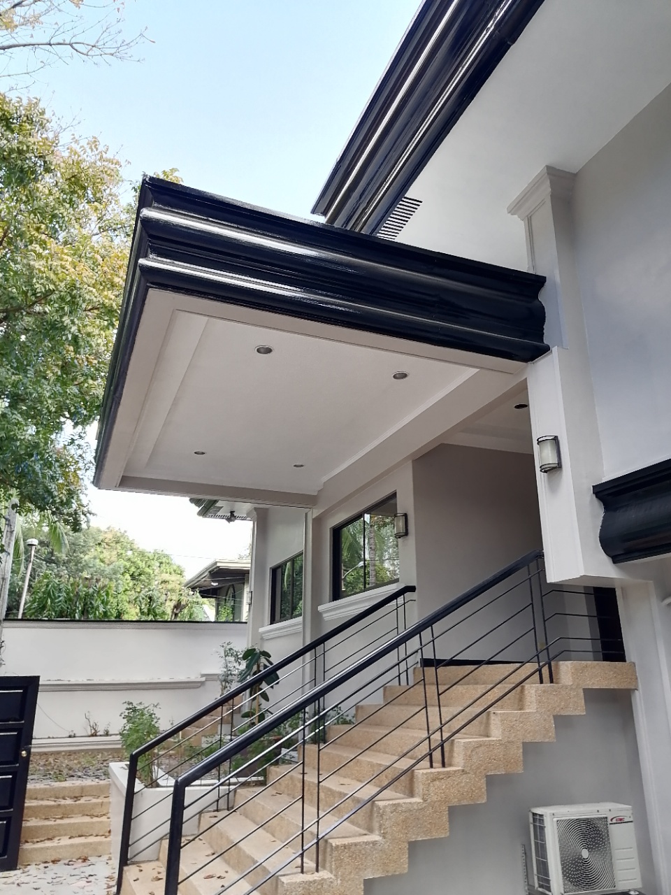 Villa For Rent in Dasmariñas