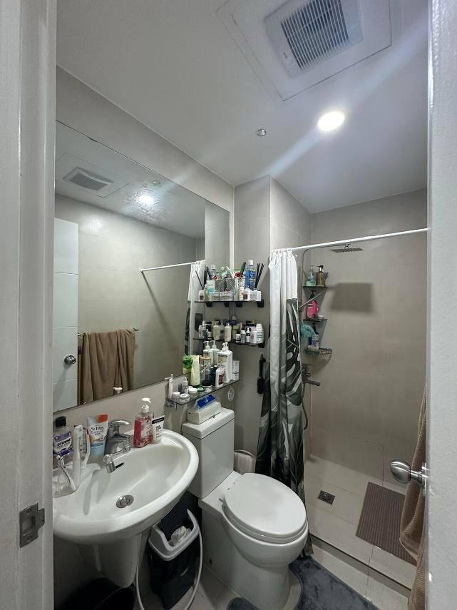 Acqua Private Residences	L