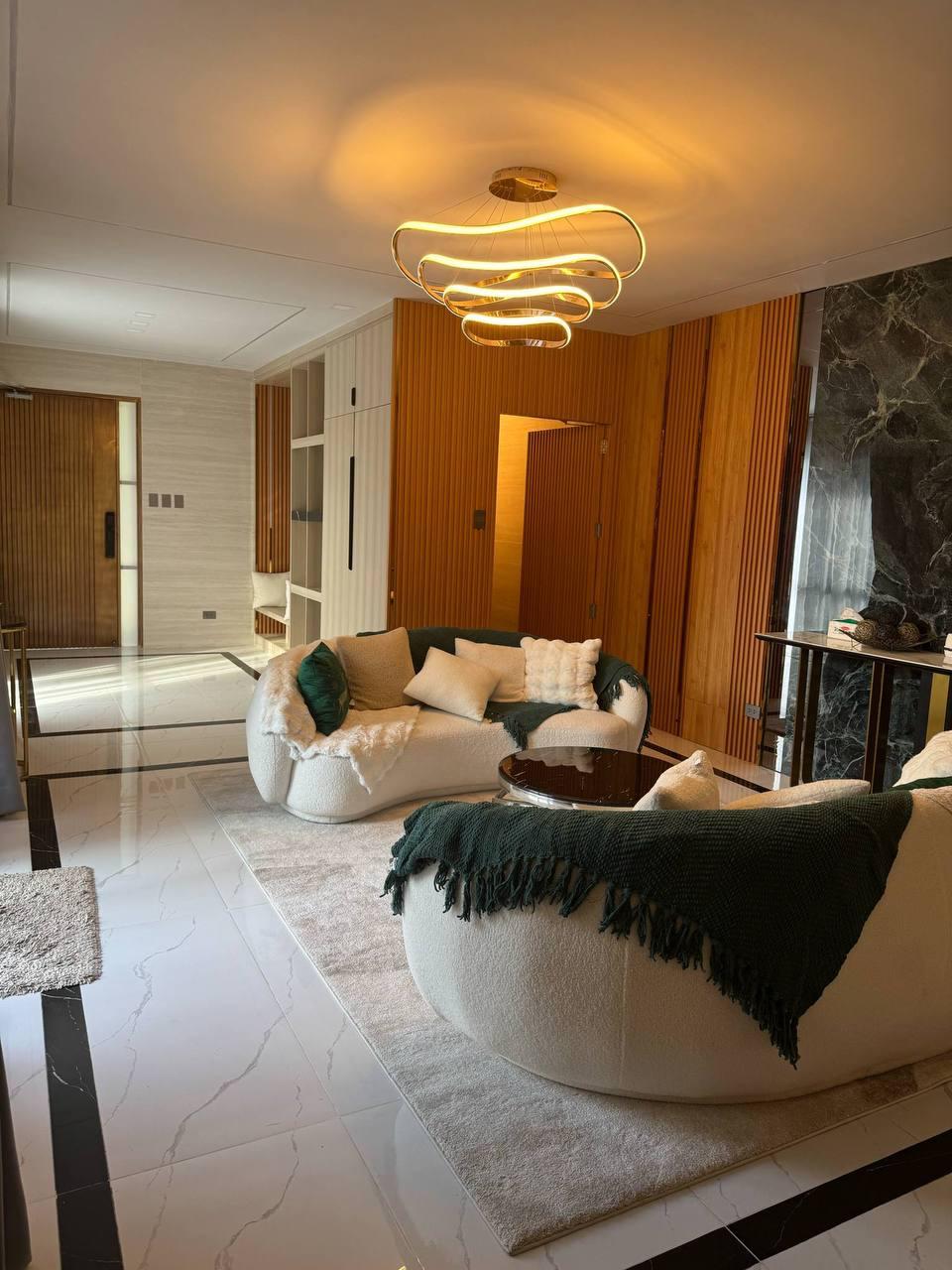 VISTA VERDE EXECUTIVE VILLAGE 