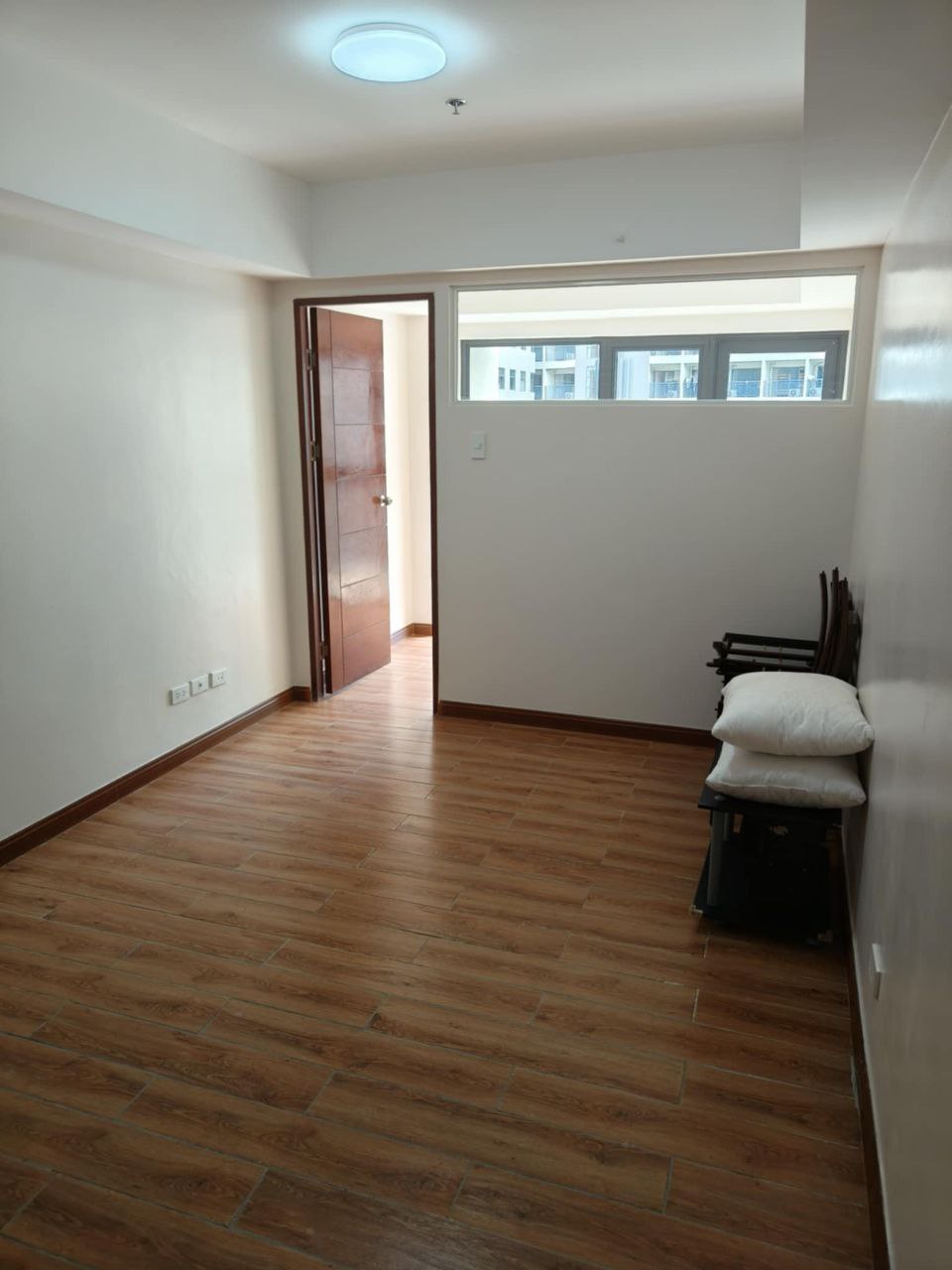 Condo For Rent in Tambo