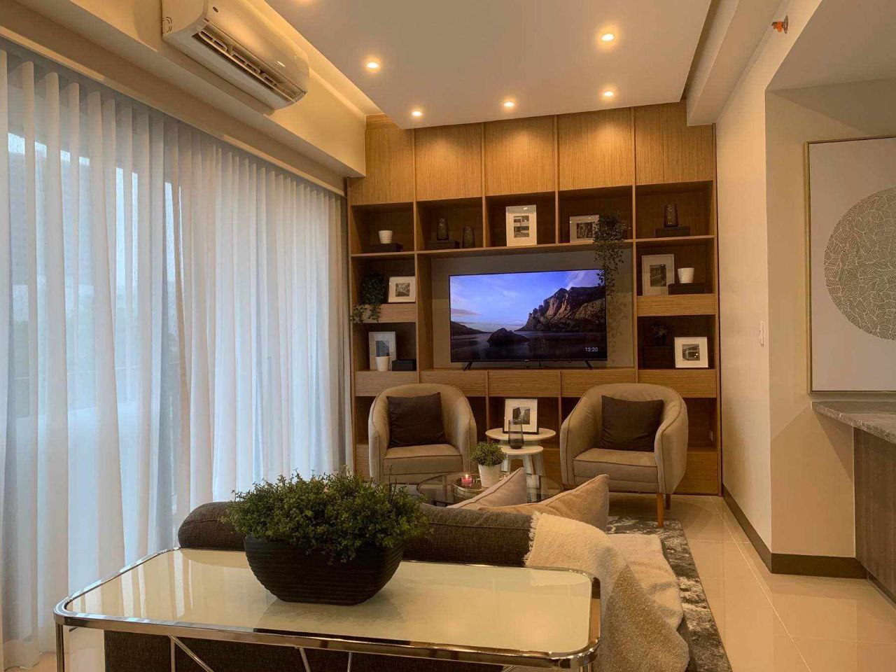 Apartment For Sale in McKinley Hill