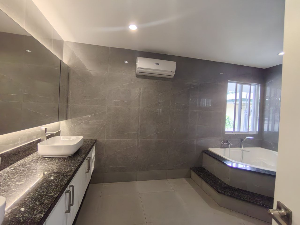 Villa For Rent in Urdaneta