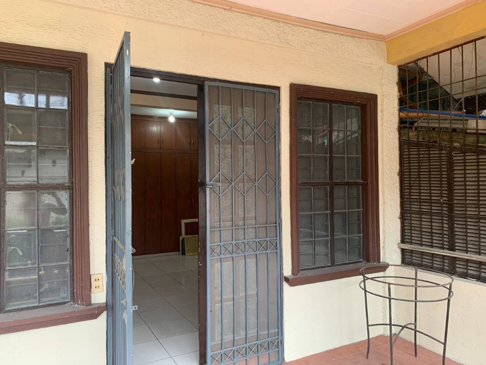 Villa For Rent in Tambo