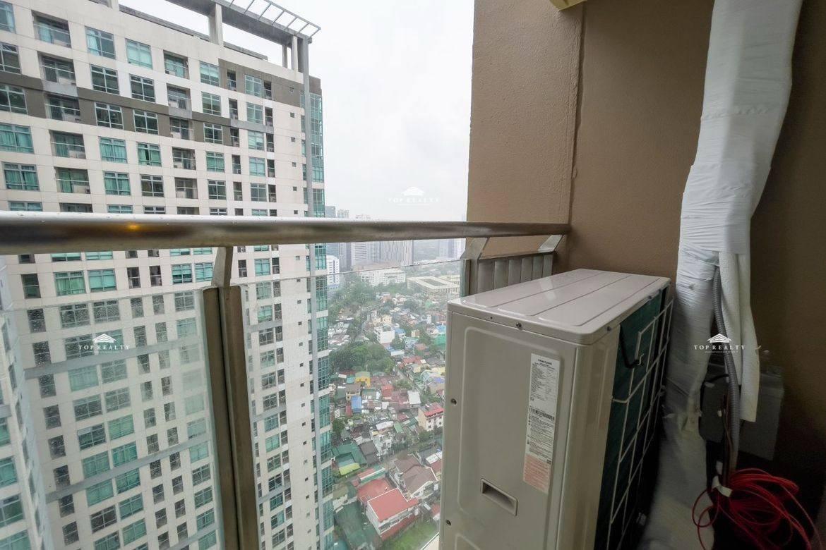 Apartment For Sale in Bonifacio Global City