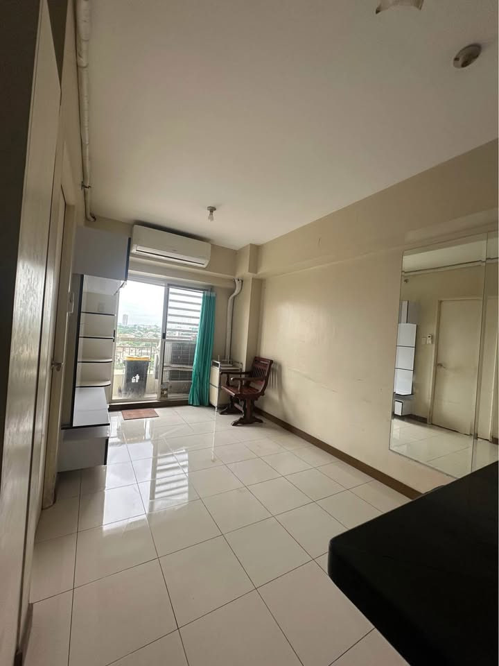 One Castilla Place