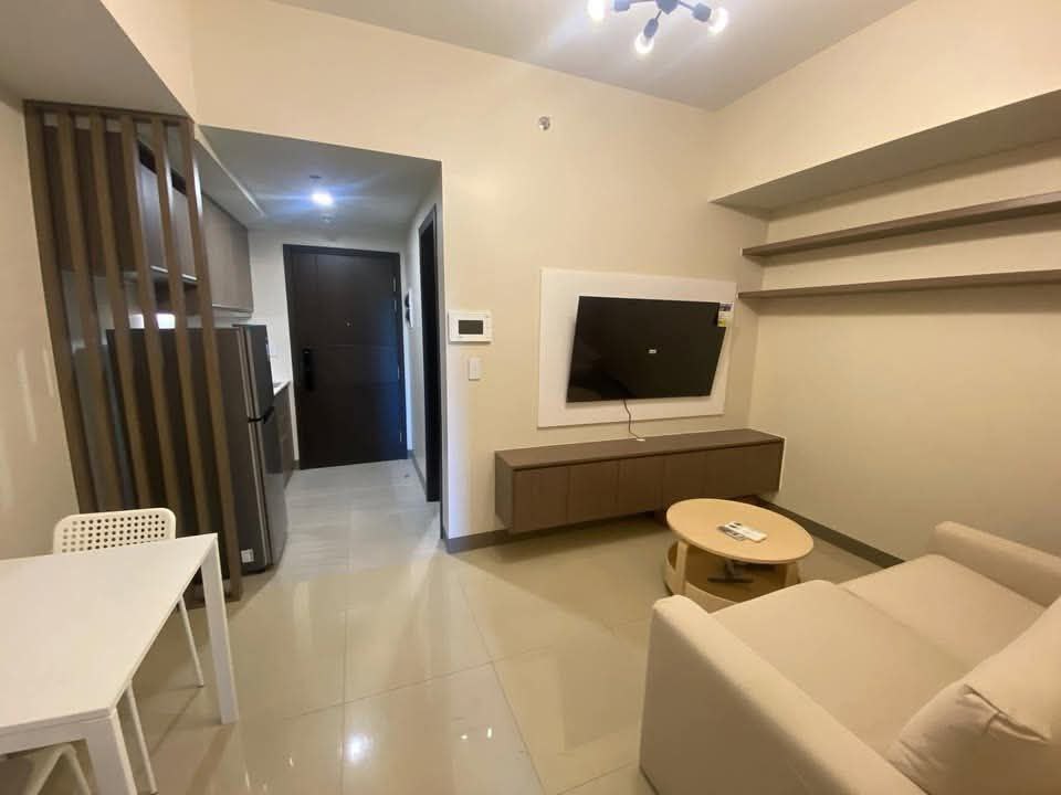Apartment For Rent in McKinley Hill