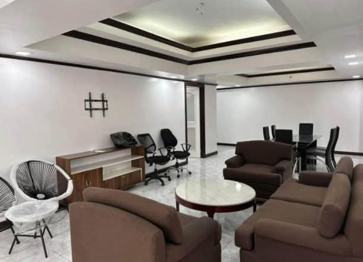 Apartment For Rent in Legazpi Village