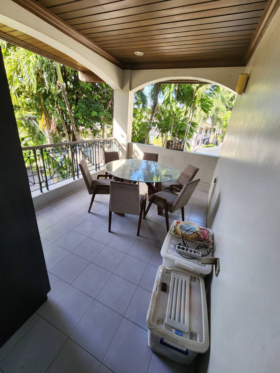 Apartment For Rent in Ayala Alabang