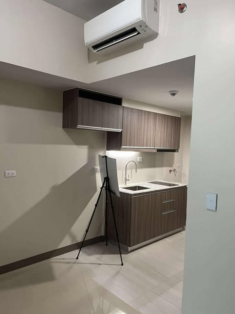 Condo For Rent in McKinley Hill