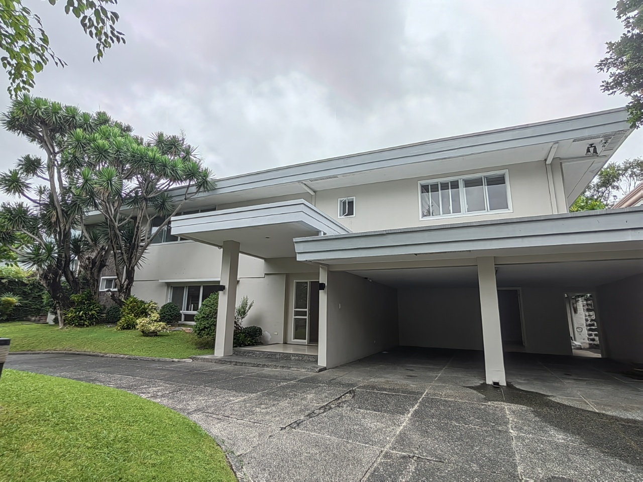 Villa For Rent in Dasmariñas