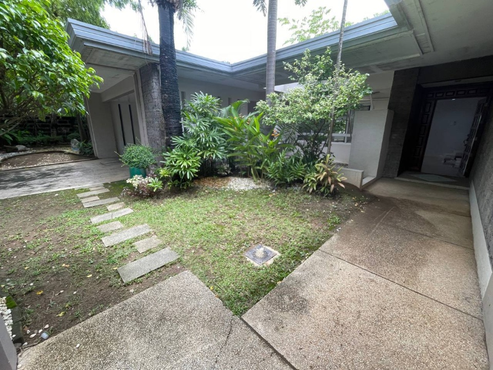 Villa For Rent in Dasmariñas