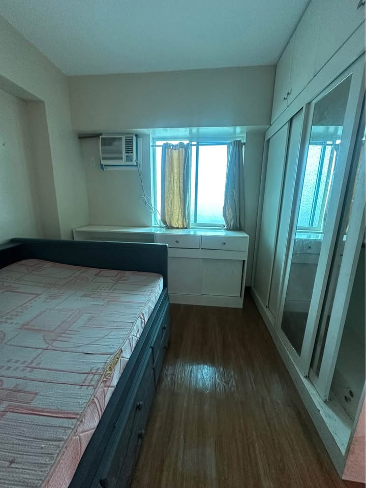 One Castilla Place