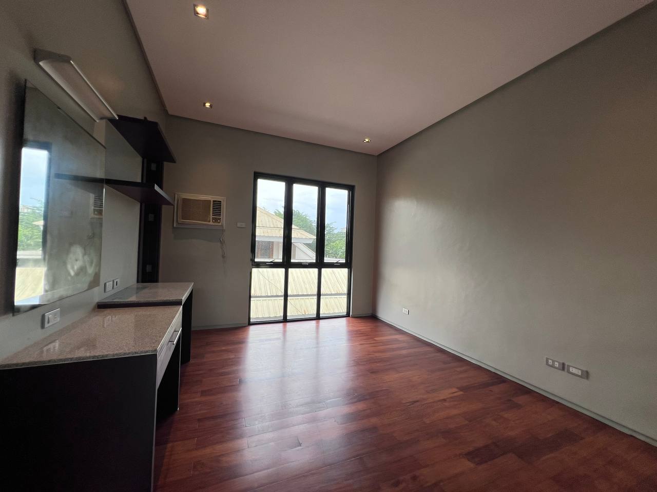 ANAHAW ST AYALA ALABANG VILLAGE