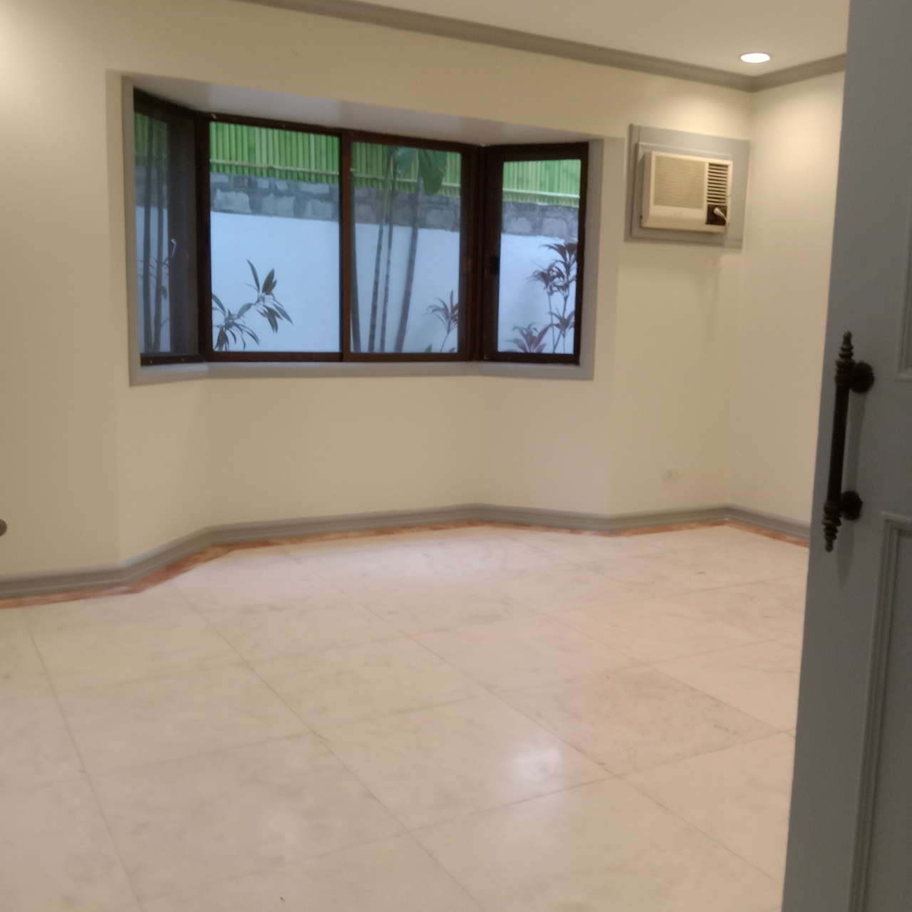 Villa For Rent in Ayala Alabang