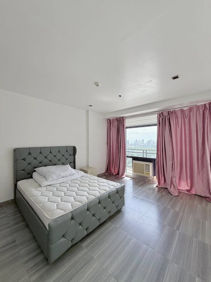 GRAMERCY RESIDENCES