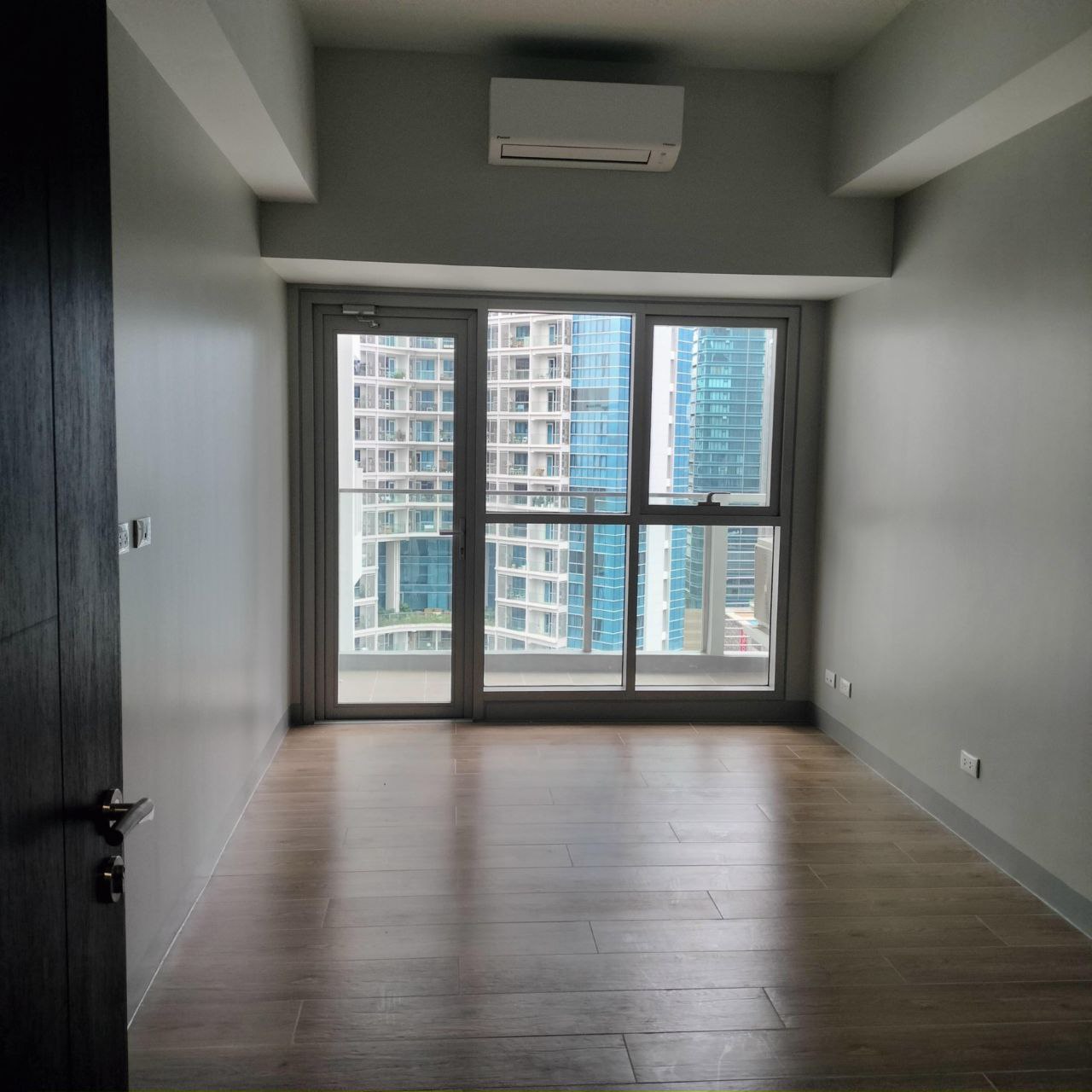 Apartment For Rent in Bonifacio Global City