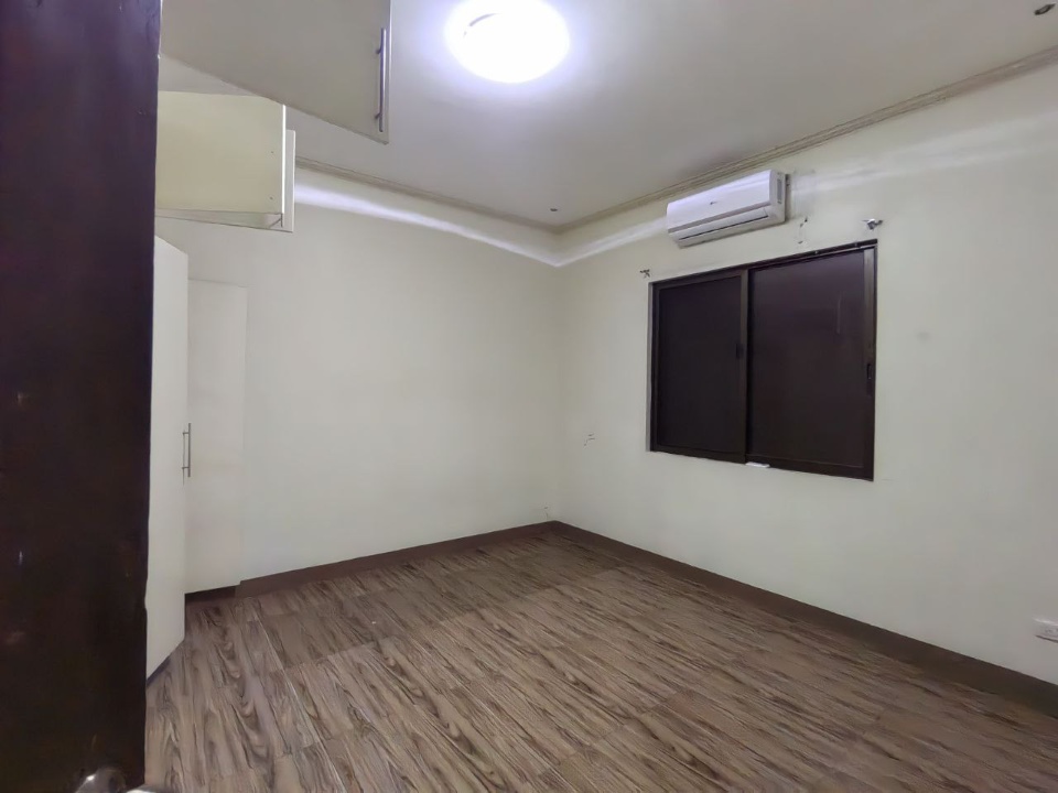 Villa For Rent in Tambo