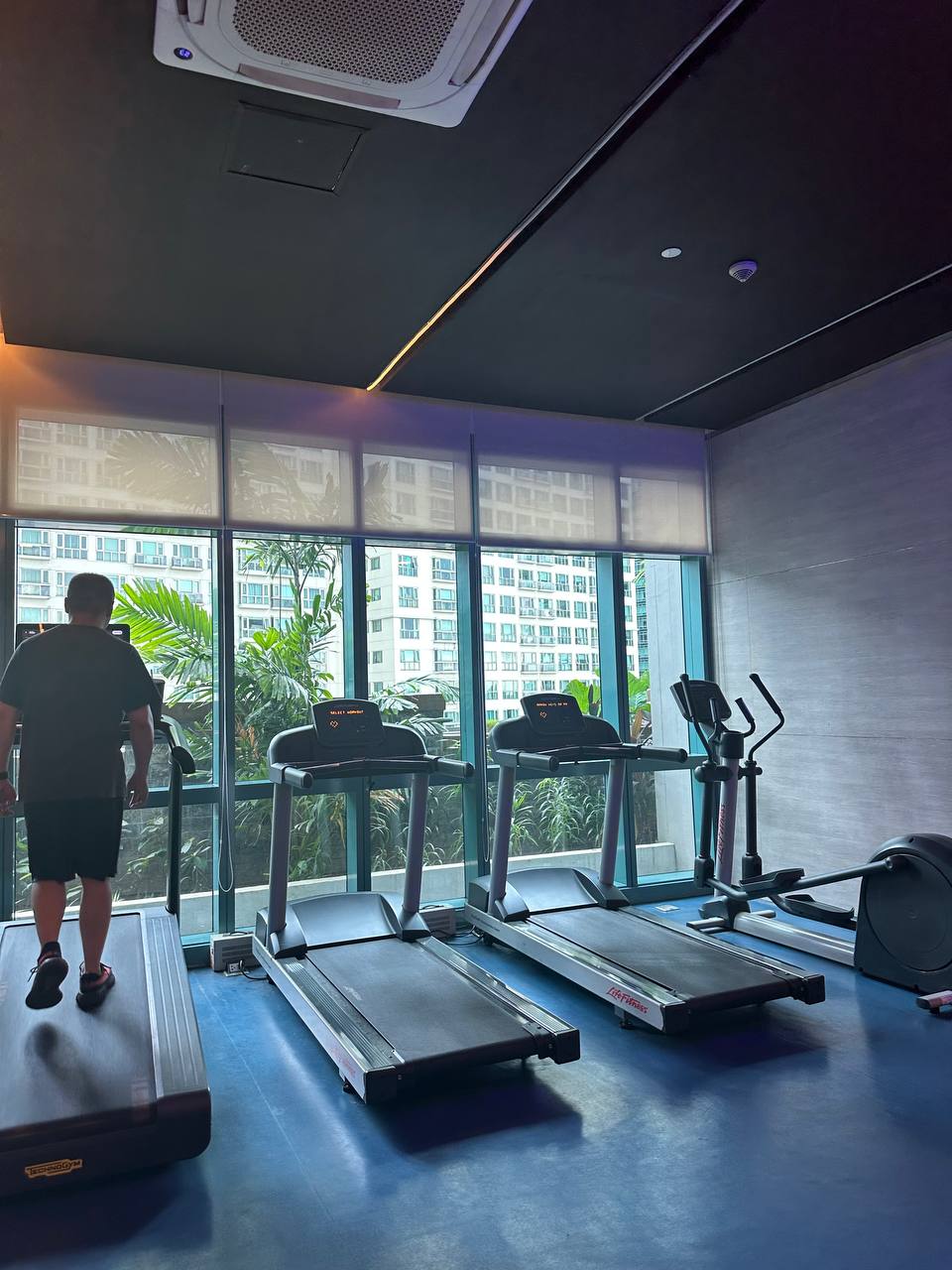 House For Sale in Bonifacio Global City