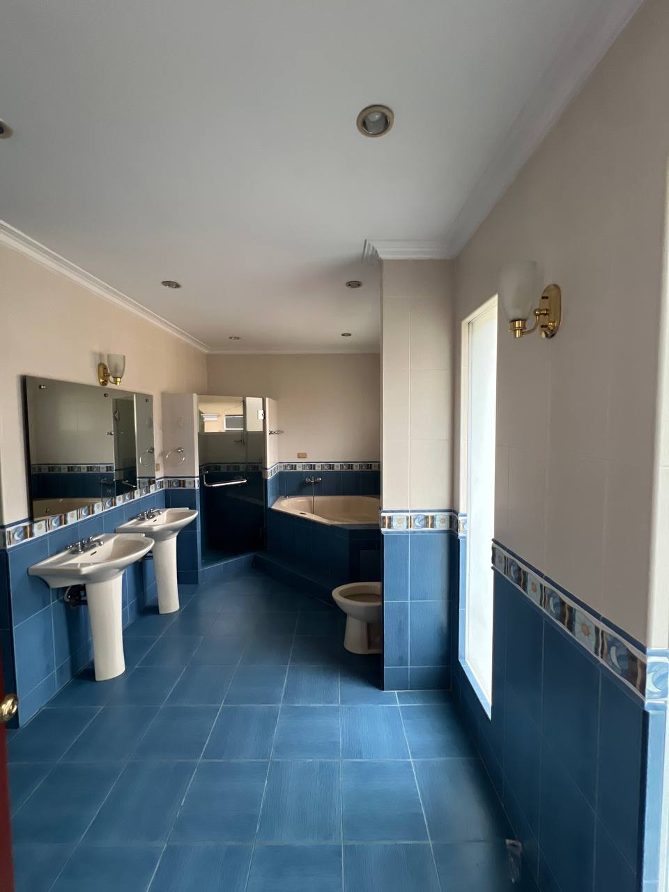 Apartment For Rent in Ayala Alabang
