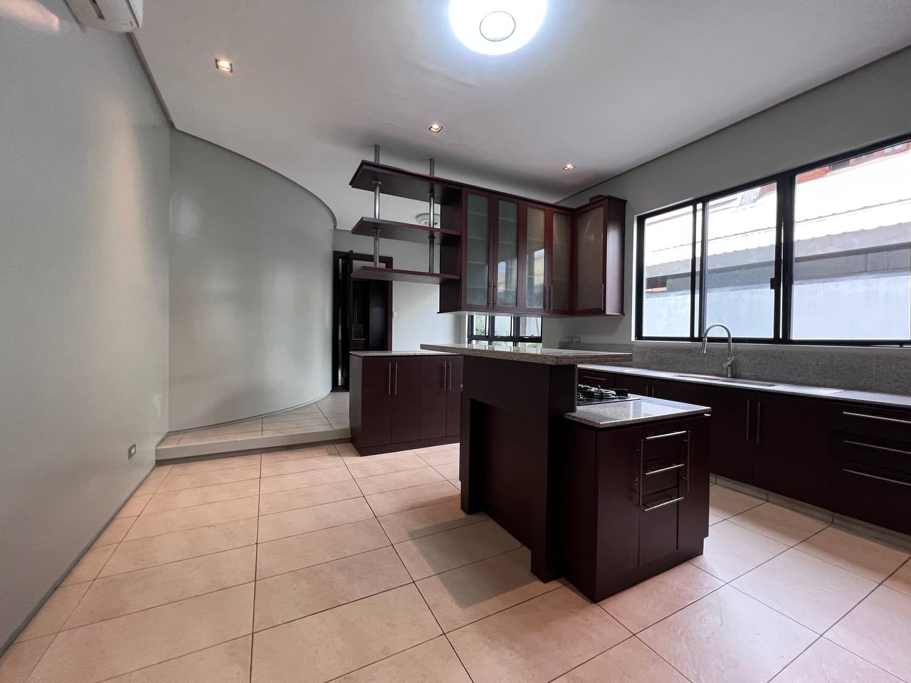 ANAHAW ST AYALA ALABANG VILLAGE