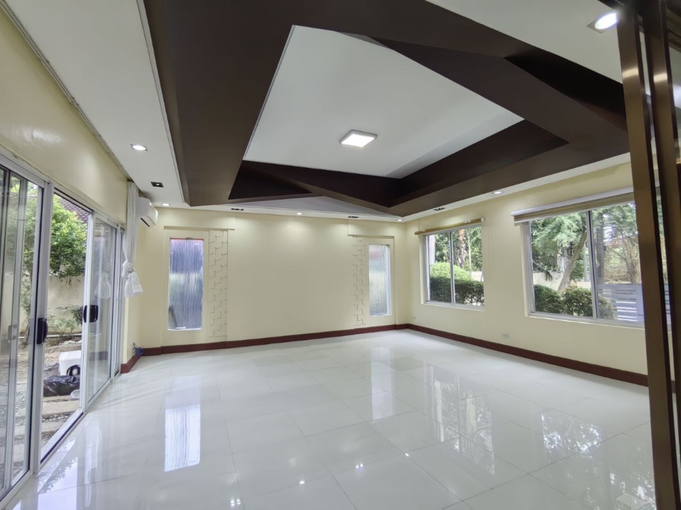 Villa For Rent in Dasmariñas