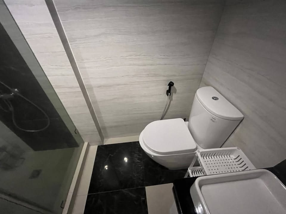 ONE ROCKWELL EAST