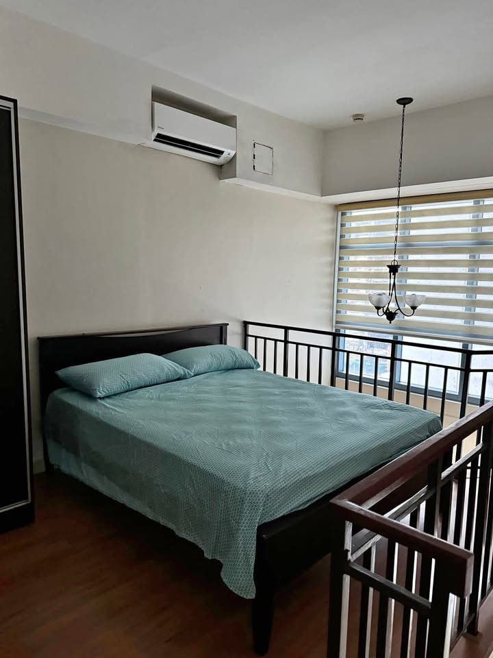 Condo For Rent in Legazpi Village