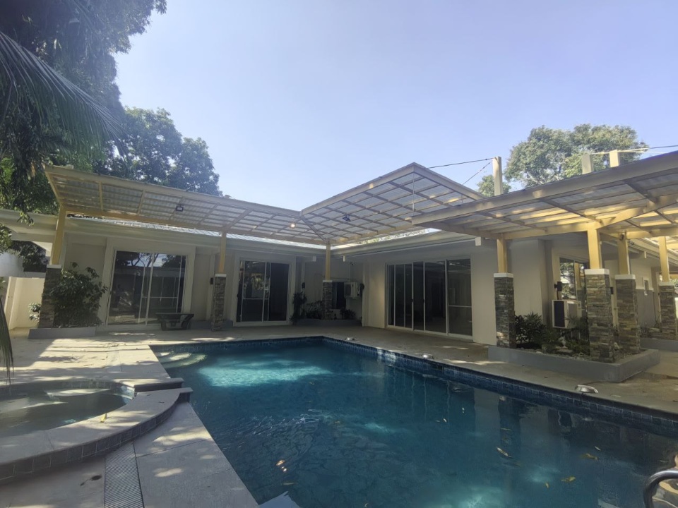 Villa For Rent in Dasmariñas