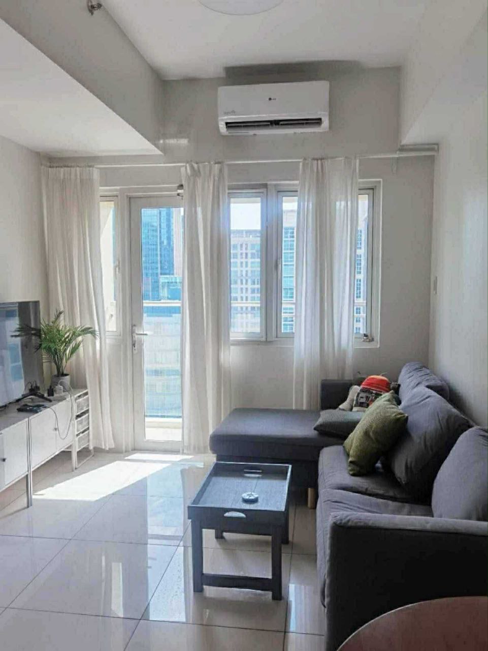 Apartment For Sale in Bonifacio Global City