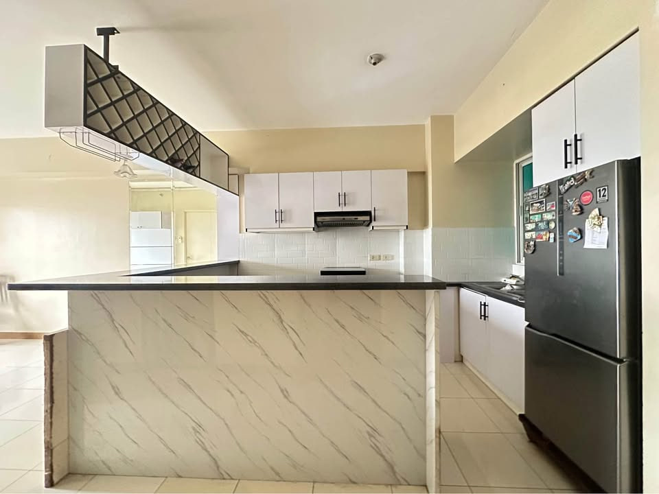 One Castilla Place