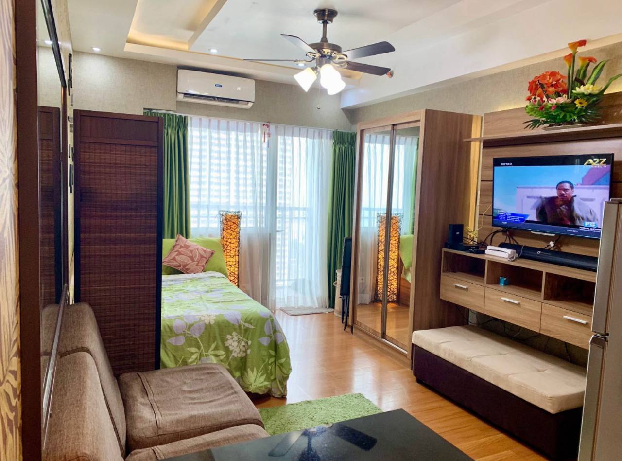 BREEZE RESIDENCES