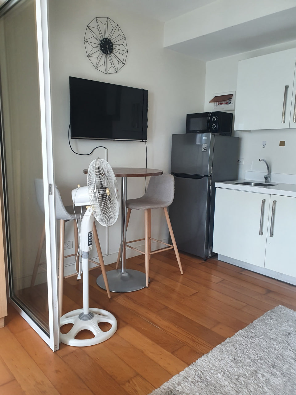 Acqua Private Residences	L