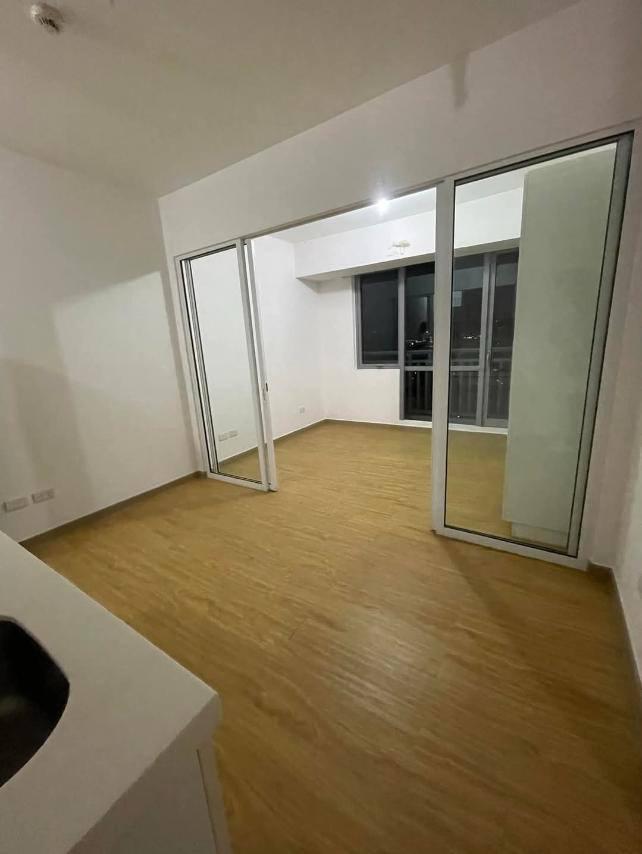 Acqua Private Residences	L