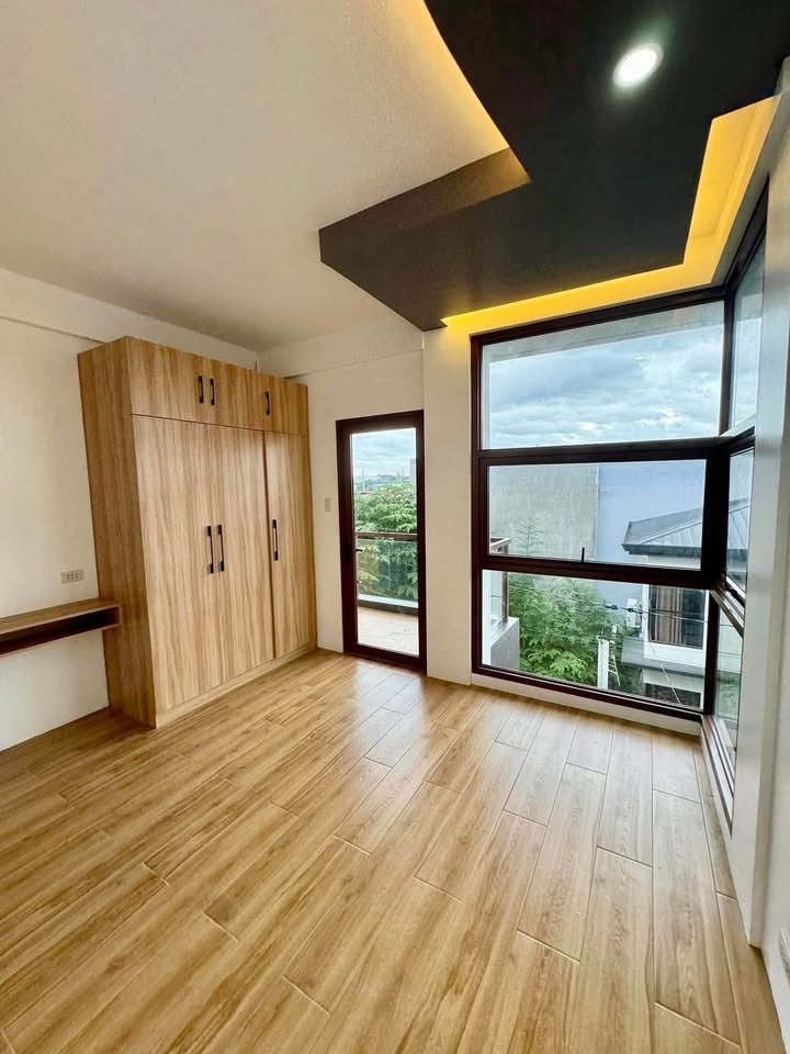 Greenwoods Executive Village