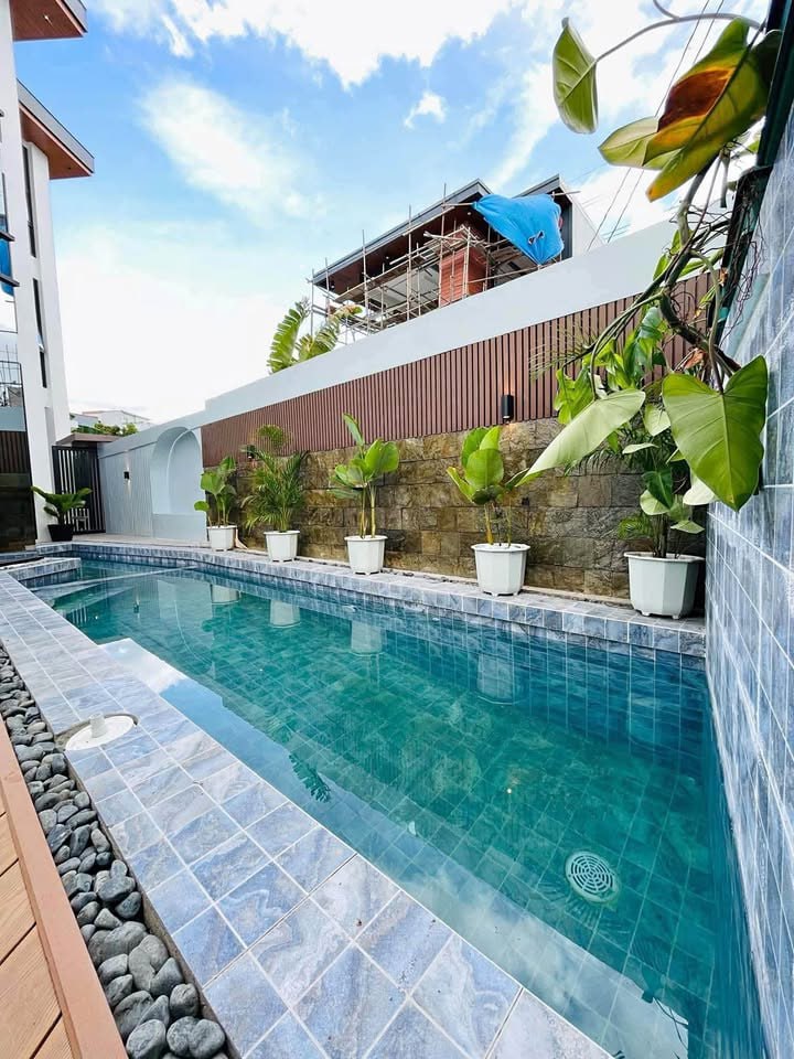 GREENWOODS EXECUTIVE VILLAGE