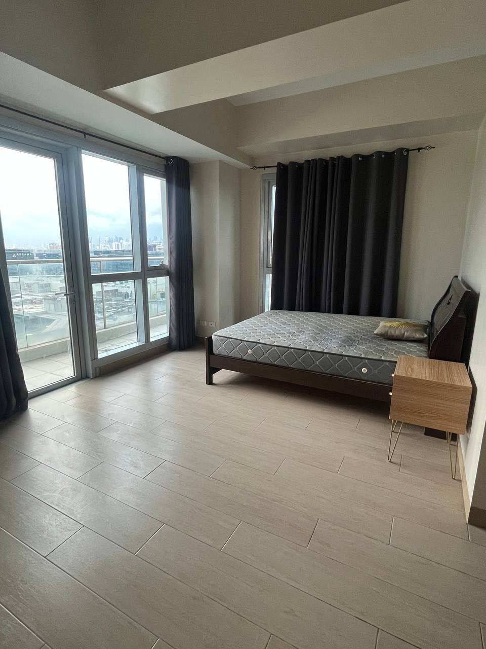 Condo For Rent in Tambo