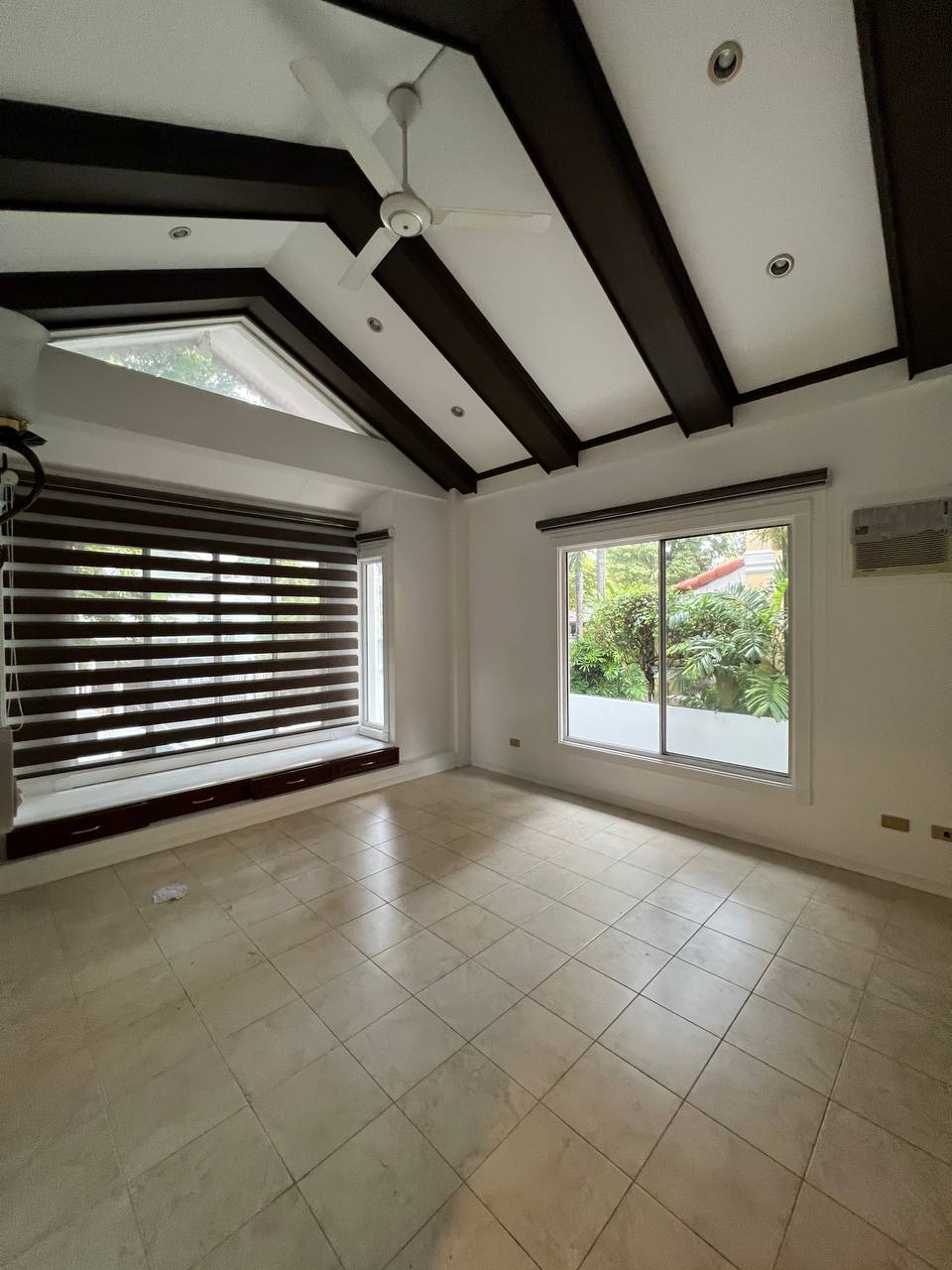 CALATAGAN ST AYALA ALABANG VILLAGE