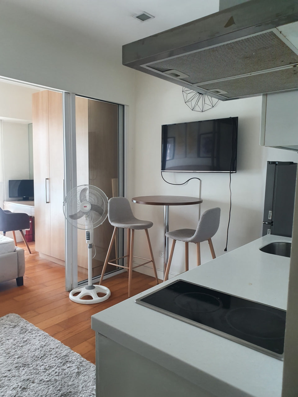 Condo For Sale in Shaw Boulevard